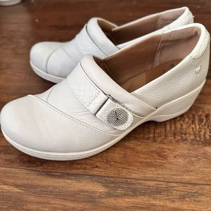 Nurse Mates Shoes 9.5M